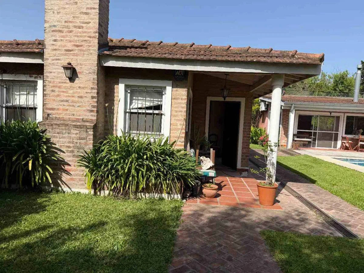 Venta casa con piscinaycancha de padel ,Manzanares 4