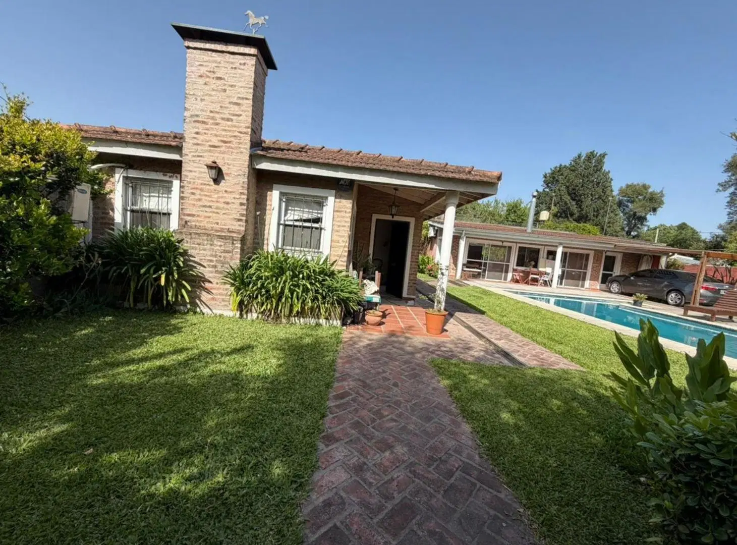 Venta casa con piscinaycancha de padel ,Manzanares 5