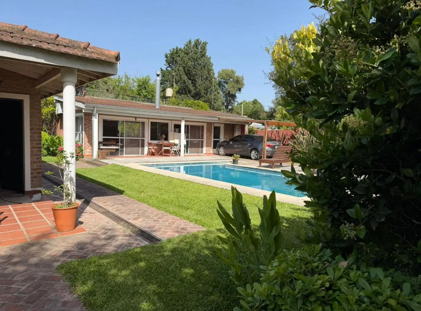Venta casa con piscinaycancha de padel ,Manzanares 2