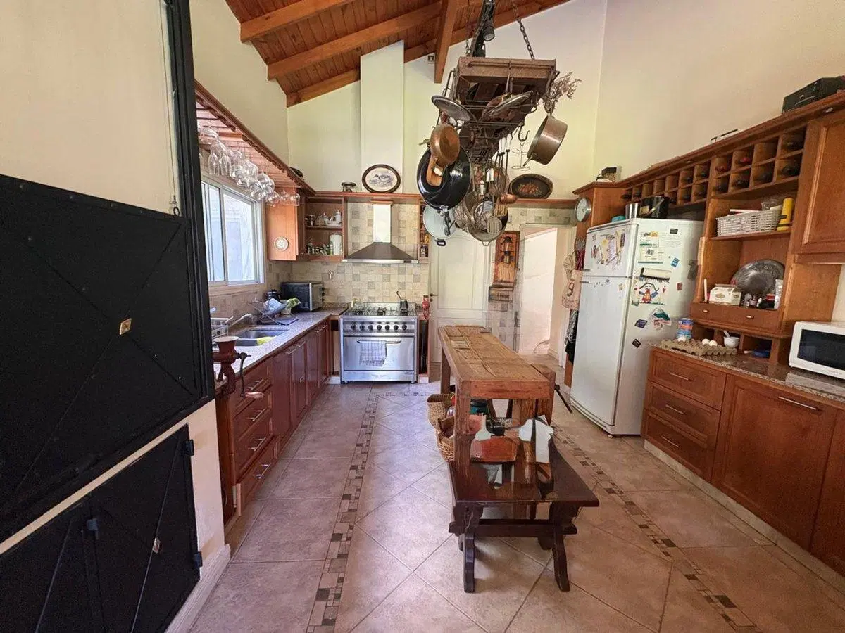 VENTA CASA 7 AMBIENTES + LOTE 2700 M2 GOLFERS 5
