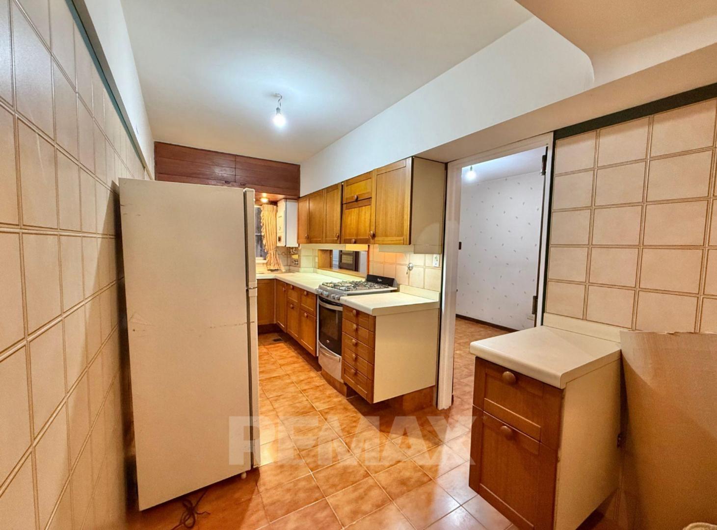 Foto de Venta Depto de Categoría 8 Amb. PLAZA MISERICORDIA, imagen 2