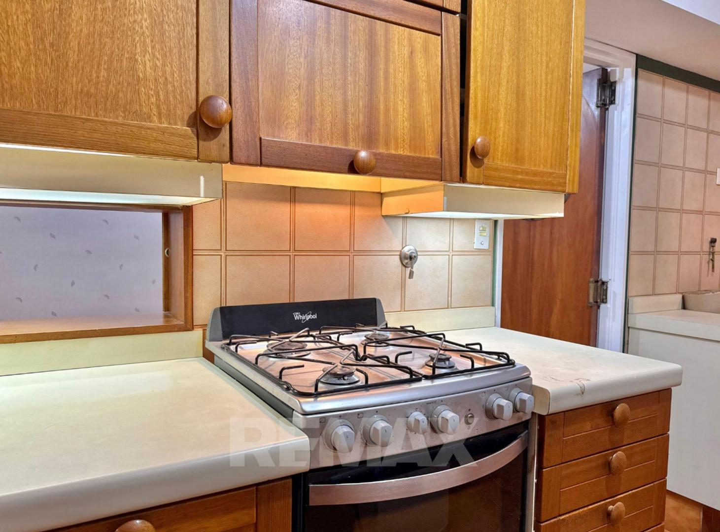 Foto de Venta Depto de Categoría 8 Amb. PLAZA MISERICORDIA, imagen 3