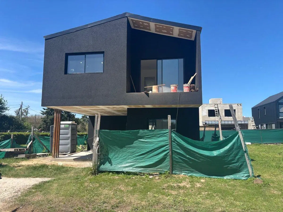 CASA A ESTRENAR EN VENTA, 5 AMBIENTES, PILAR. 4