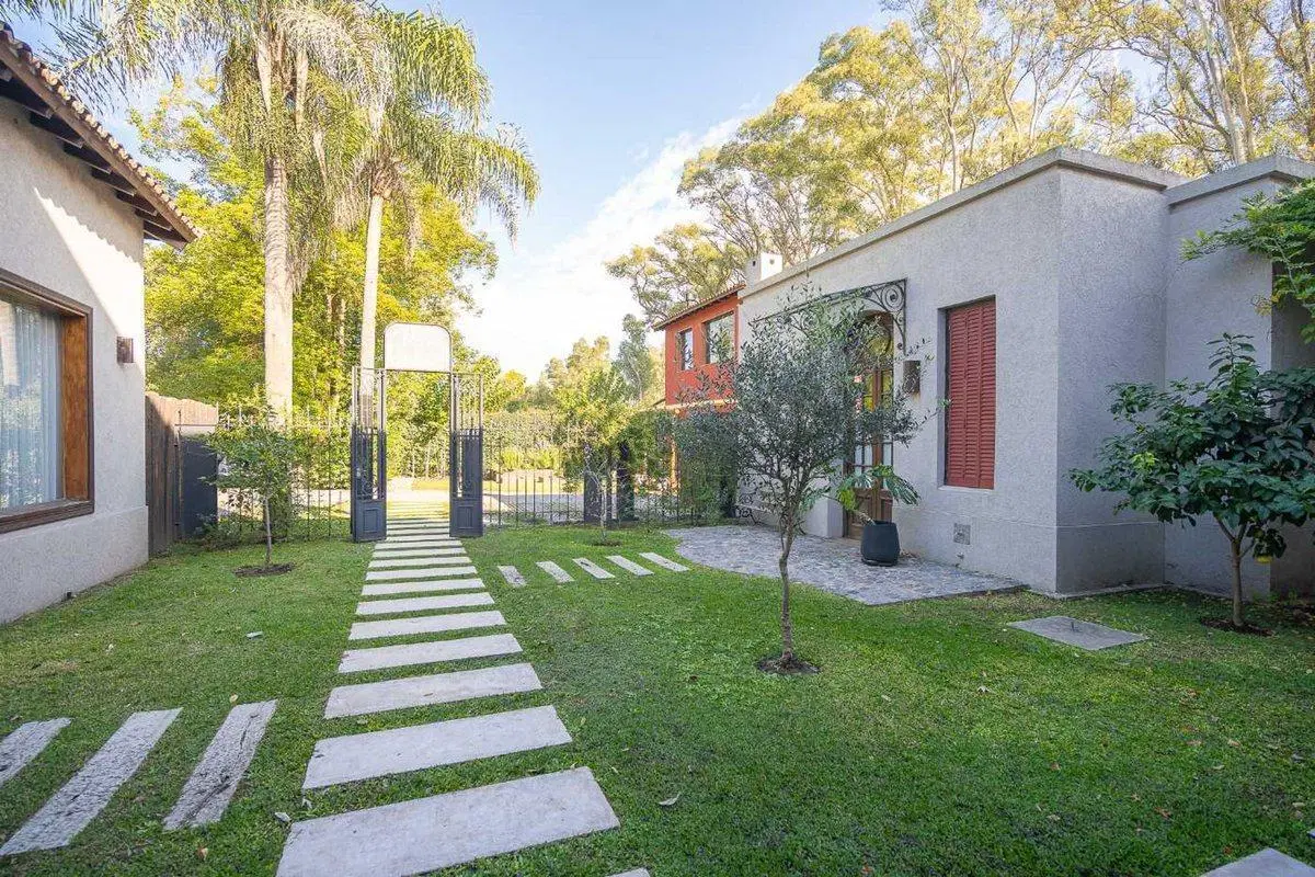 VENTA EN POZO DEPTO 3 AMBIENTES FINANCIADO PILETA 2