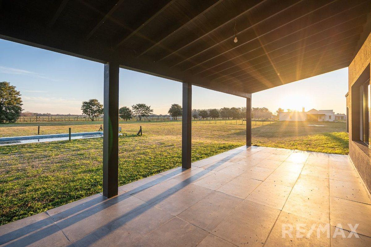 Foto de Venta casa 5 ambientes con pileta en La Macarena, imagen 3