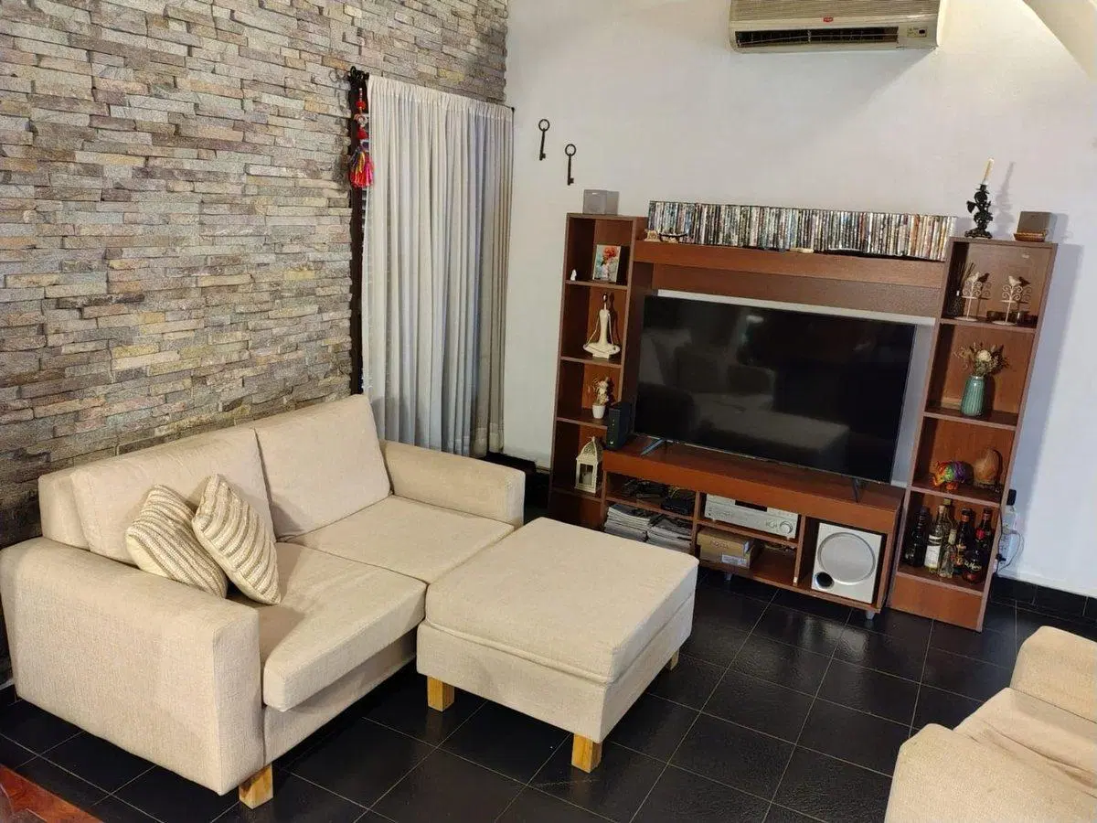 VENTA CASA 3 DORM., QUINCHO Y PILETA EN ESCOBAR 3