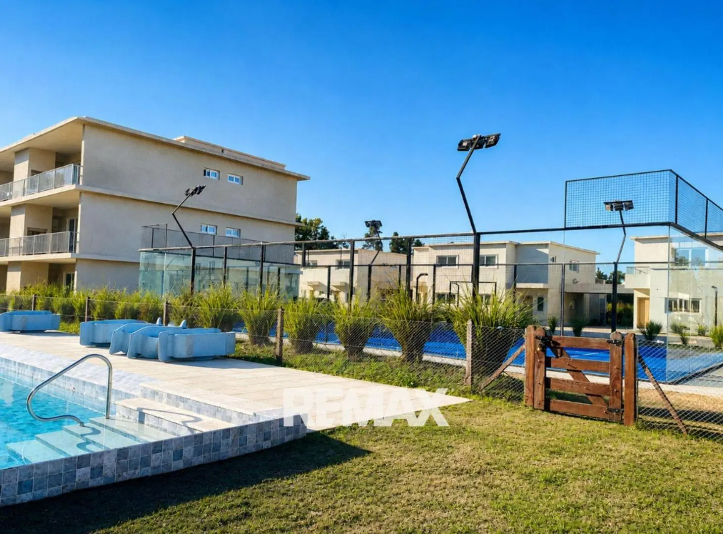 VENTA DEPARTAMENTO MONOAMBIENTE C/JARDIN EN PILAR 5