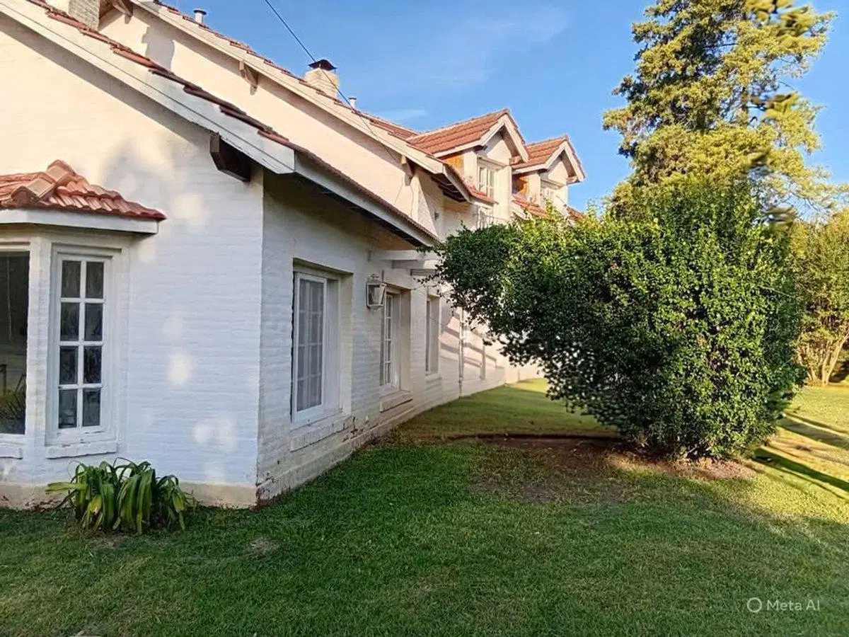VENTA CASA MAPUCHE 8 AMB SOBRE TERRENO DE 1270 MTS 4