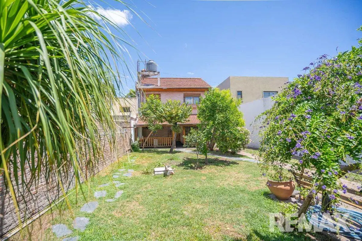 VENTA CASA 5 AMBIENTES CON JARDIN EN BELLA VISTA 5