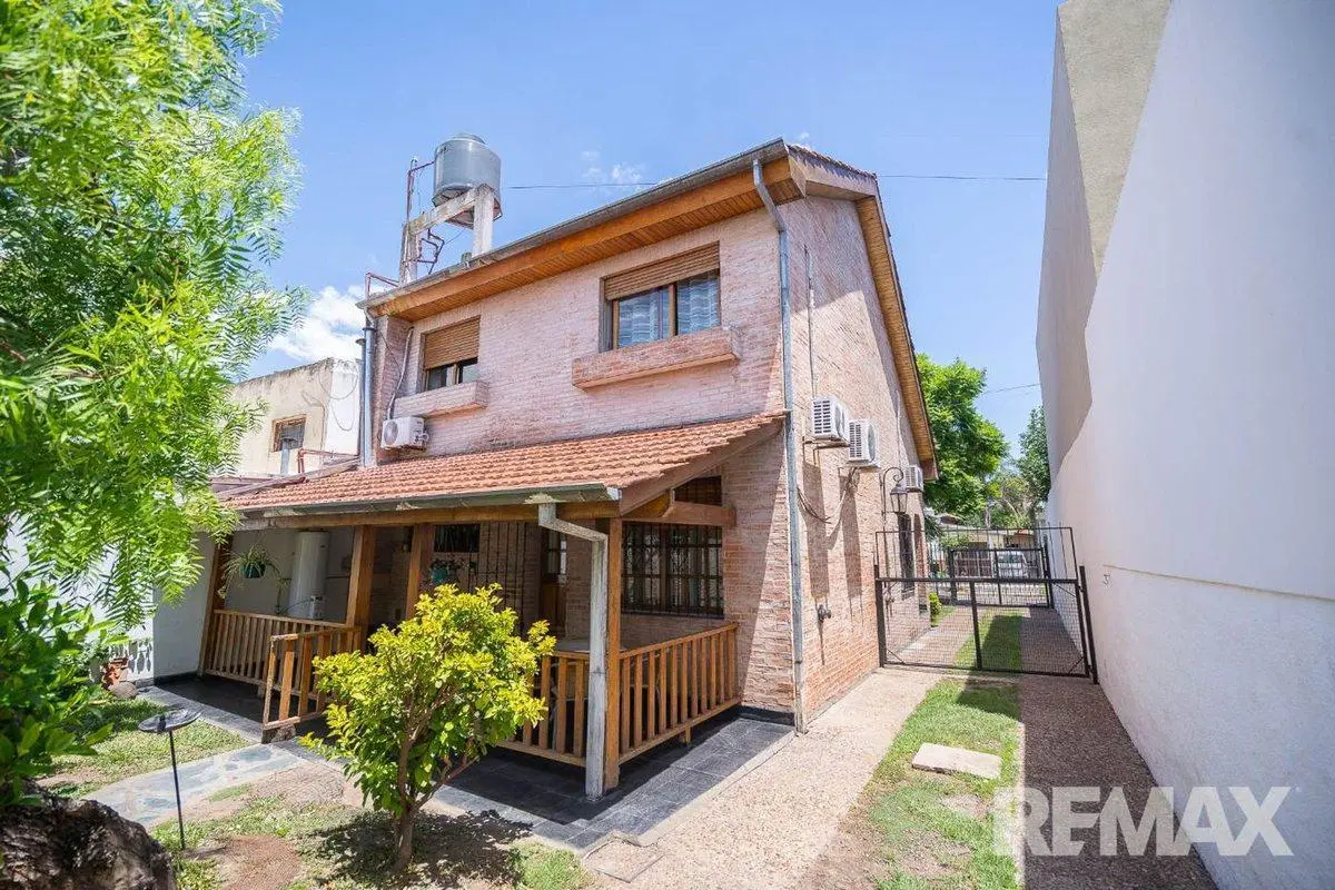 VENTA CASA 5 AMBIENTES CON JARDIN EN BELLA VISTA 3