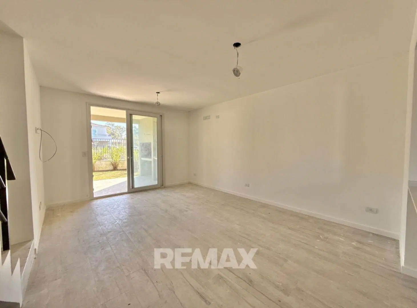 VENTA CASA DUPLEX, 3 DORM, C/JARDIN. PILAR 3