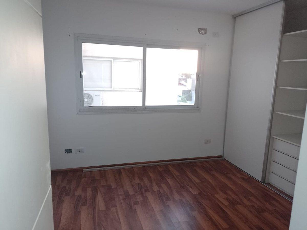 Foto de VENTA DEPARTAMENTO 2 AMB CON COCHERA, STOS LUGARES, imagen 2