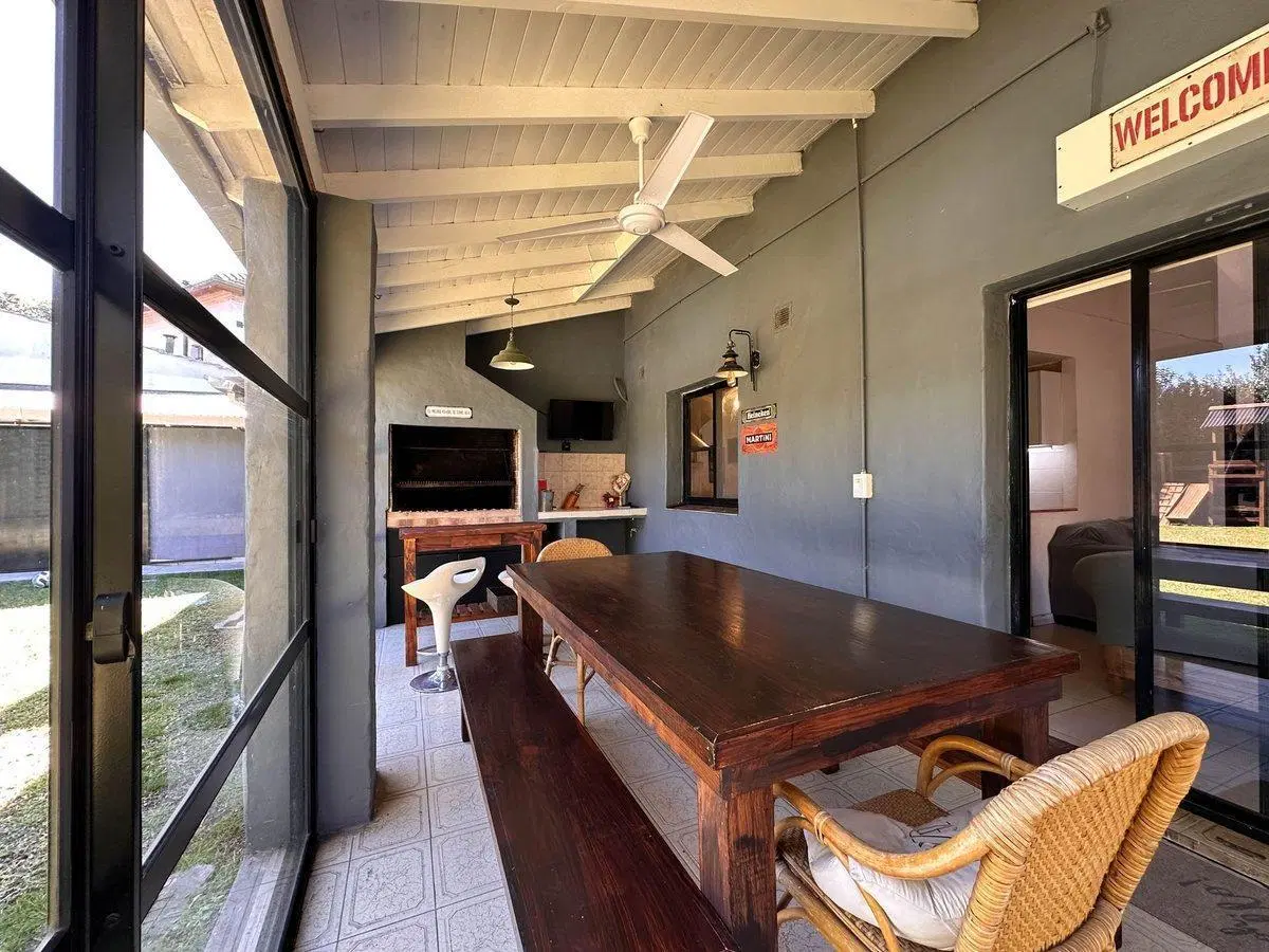 CASA EN VENTA CON QUINCHO Y  PILETA, LOS LAGARTOS 3