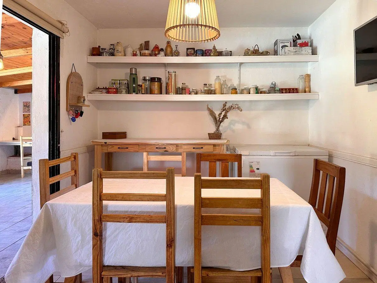 CASA EN VENTA CON QUINCHO Y  PILETA, LOS LAGARTOS 5