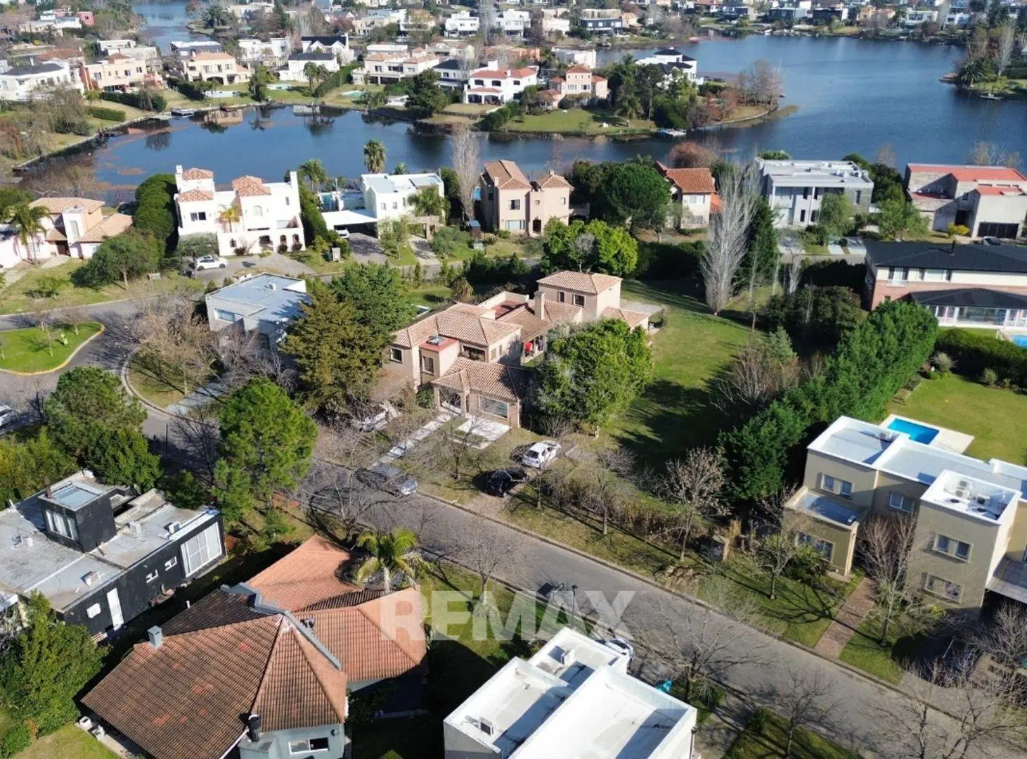 VENTA CASA 4 DORMITORIOS - STA CATALINA VILLANUEVA 2