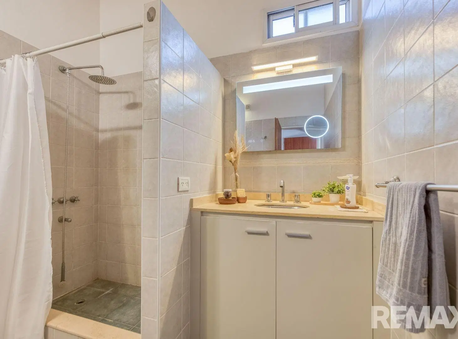 Venta casa 6 ambientes tipo PH con patio y balcon 4