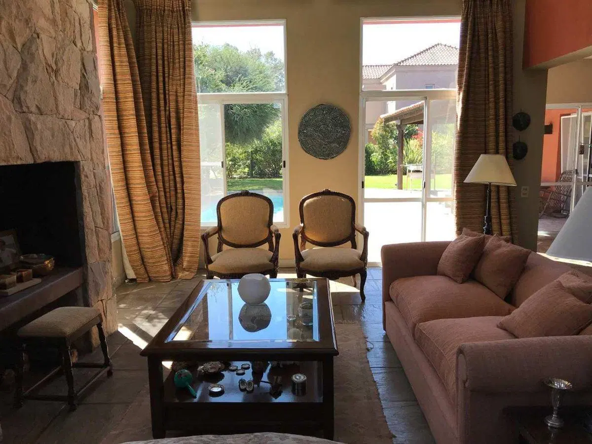 VENTA CASA 5 DORMS BARRIO VILLA OLIVOS KM 36 5