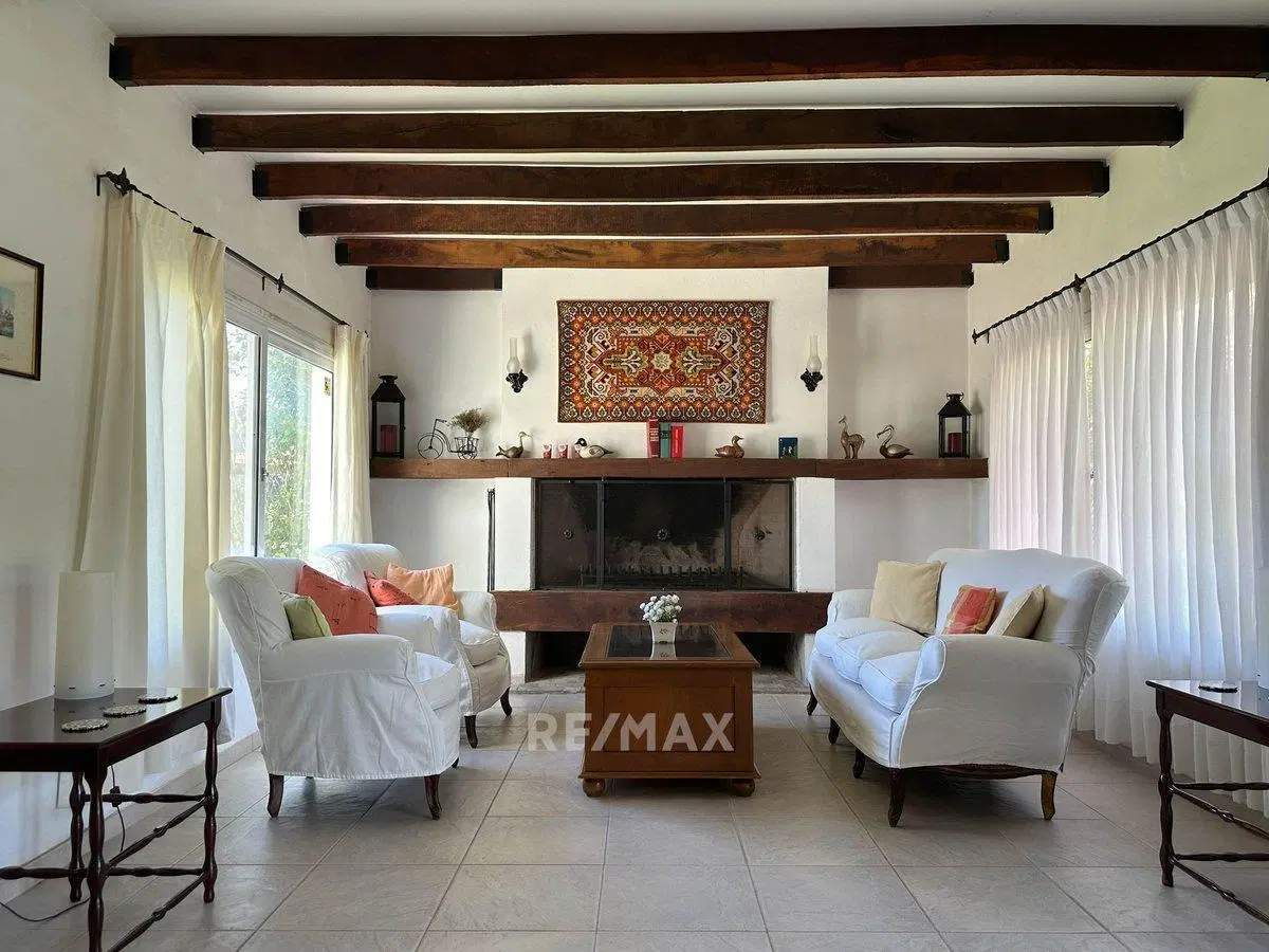 VENTA CASA 7 AMBIENTES EN BARRIO ROCIOS DE PILAR 3