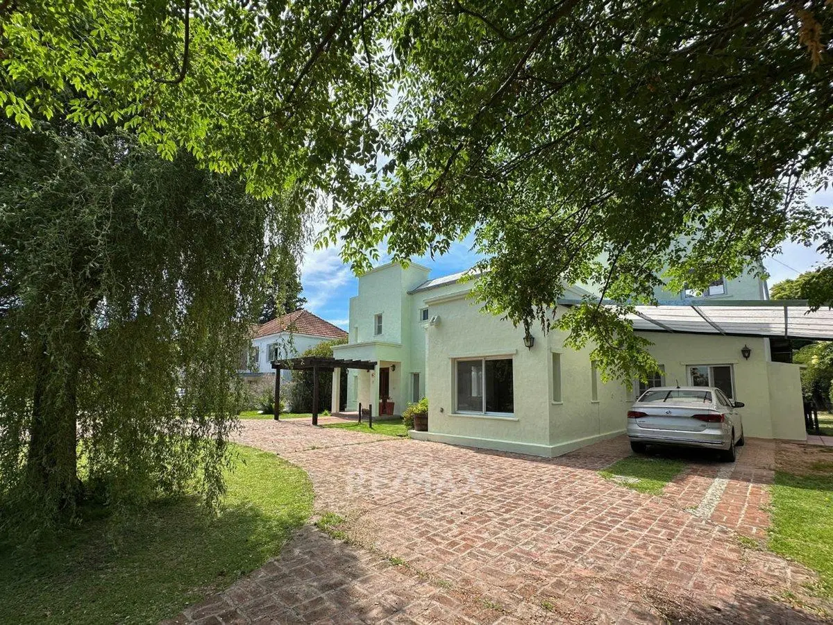 VENTA CASA 7 AMBIENTES EN BARRIO ROCIOS DE PILAR 2