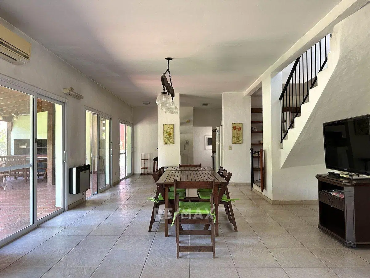 VENTA CASA 7 AMBIENTES EN BARRIO ROCIOS DE PILAR 4