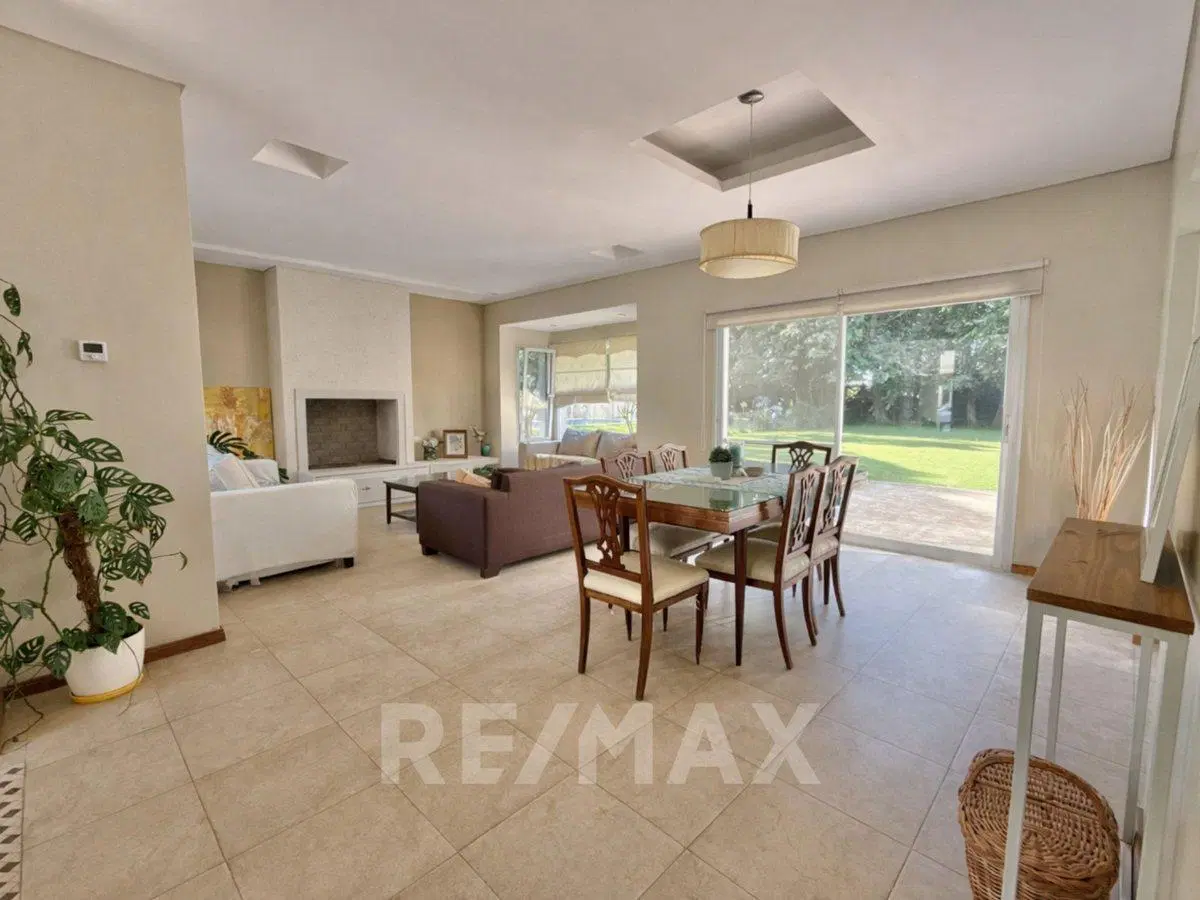 VENTA CASA EL AROMO ESCOBAR C/PILETA Y ESCRITURA 4