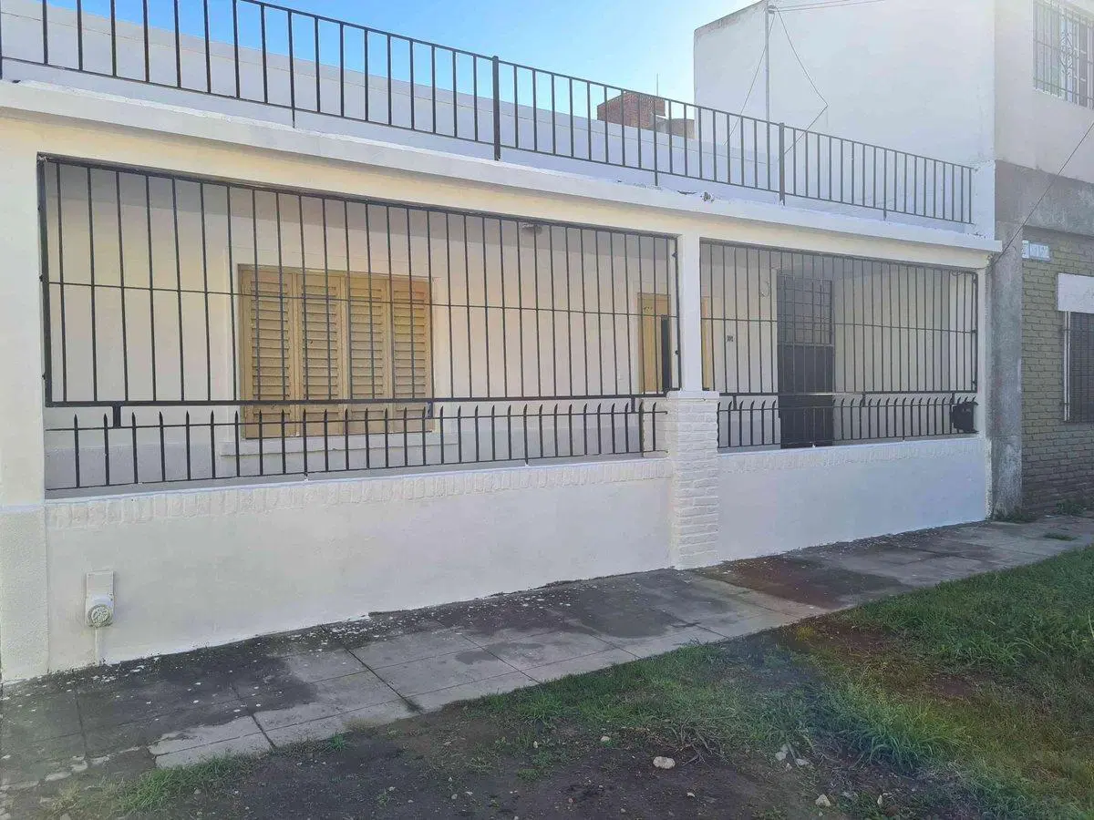 Casa en Venta - 3 Ambientes en Loma Hermosa 3
