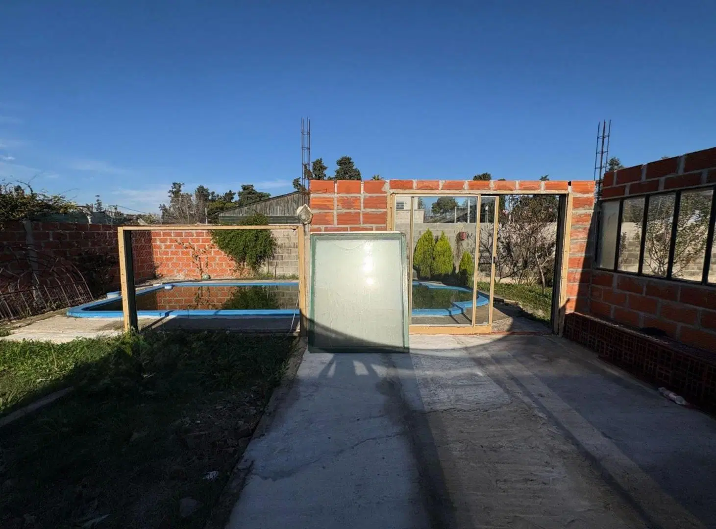 VENTA LOTE CON MEJORAS EN DEL VISO 8