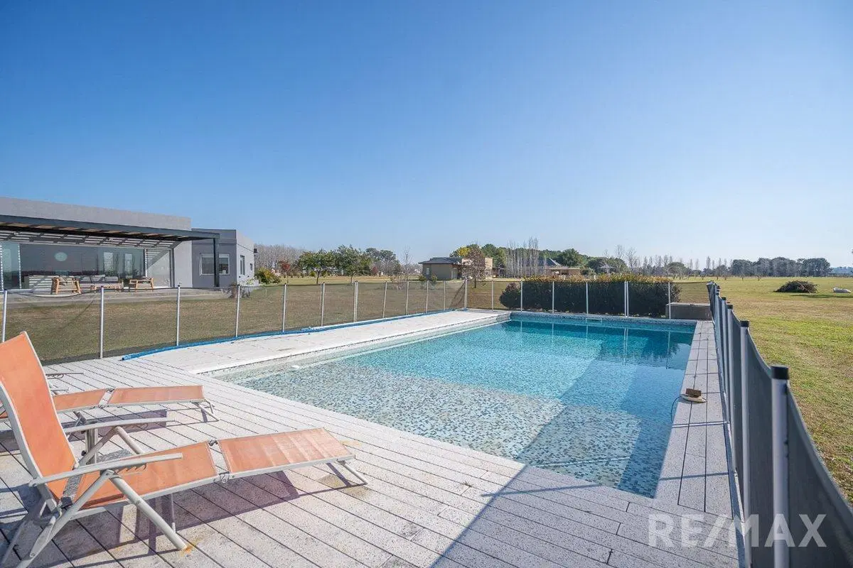 VENTA CASA 5 AMB  LA MACARENA, PILETA, A. CRÉDITO 3