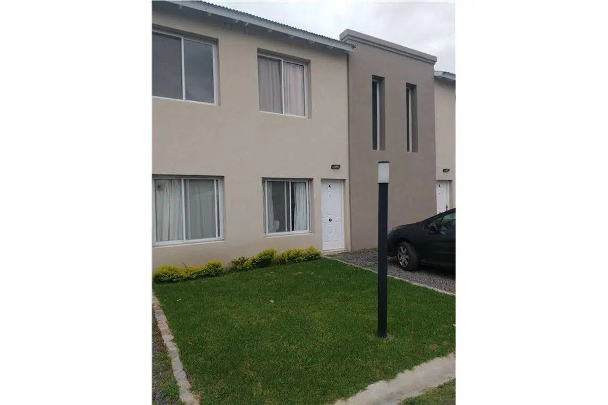 Venta Duplex 3 amb Condominio La Fernanda Pilar 5