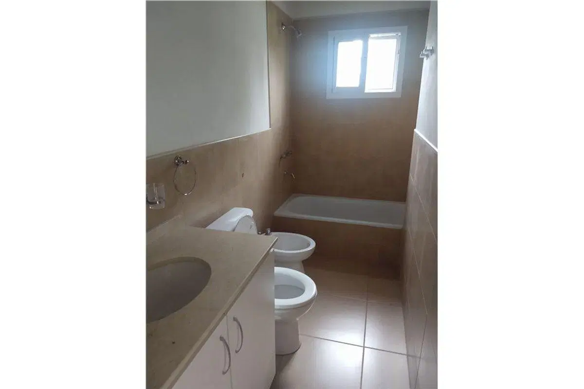 Venta Duplex 3 amb Condominio La Fernanda Pilar 2