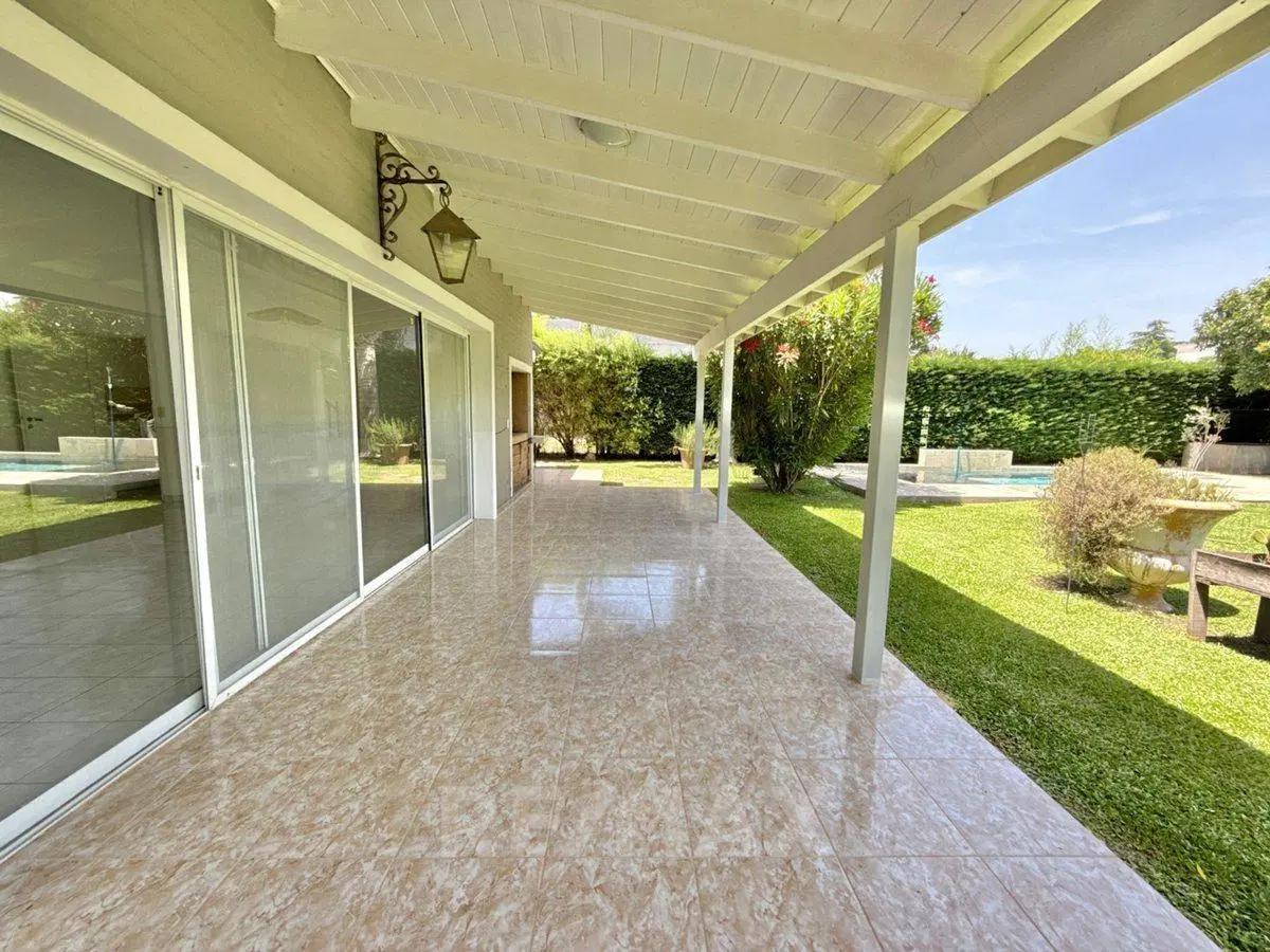 Casa en Venta 6 amb en B° El Mirasol V Rosa Pilar 8