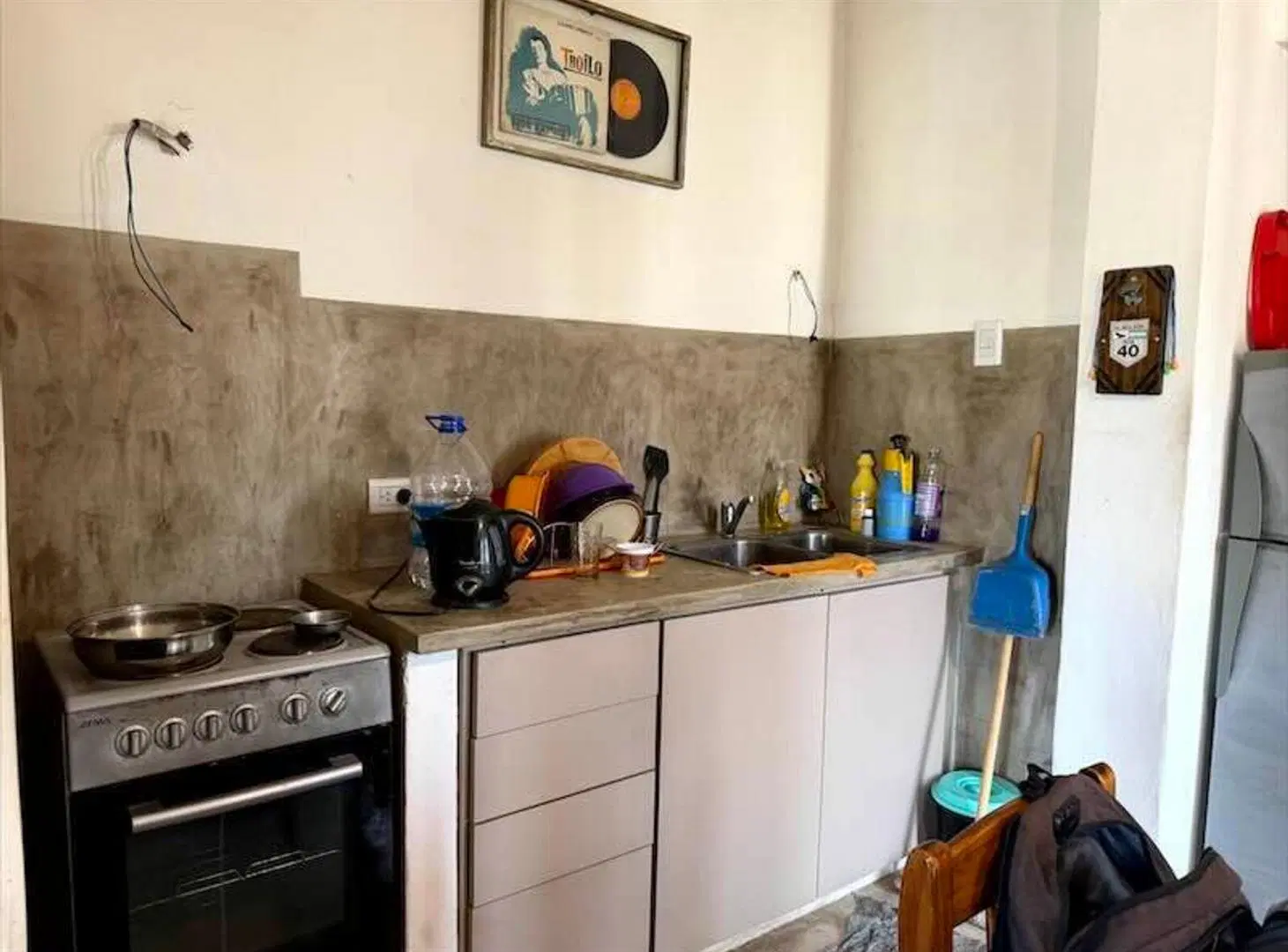 TERRENO Y TALLER COMERCIAL EN ALQUILER EN PILAR 4