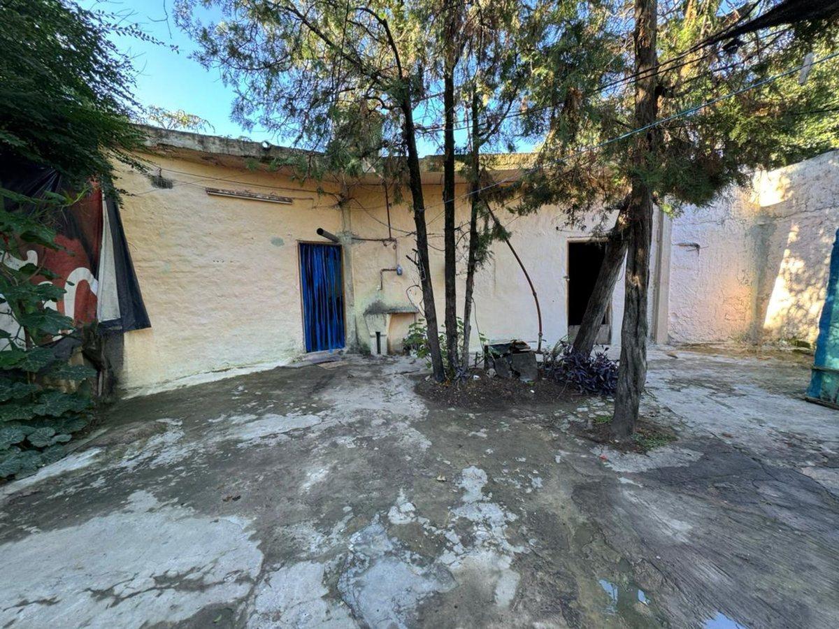 Foto de VENTA CASA C/ 4 DORMITORIOS Y PARQUE - A REFACCIÓN, imagen 1