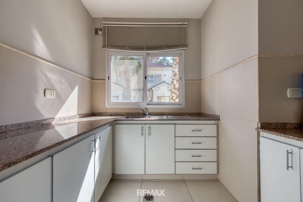 Foto de Venta dúplex 3 amb. jardín,parrilla,cochera y seg., imagen 4