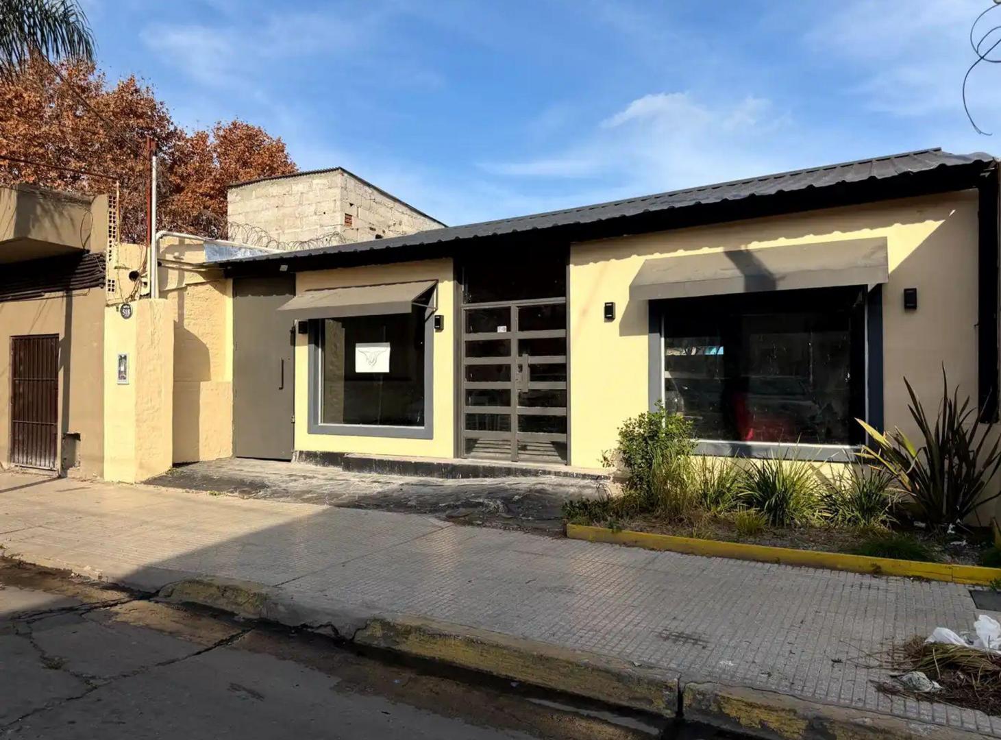Foto de LOCAL EN VENTA-CENTRO DE PILAR, imagen 3