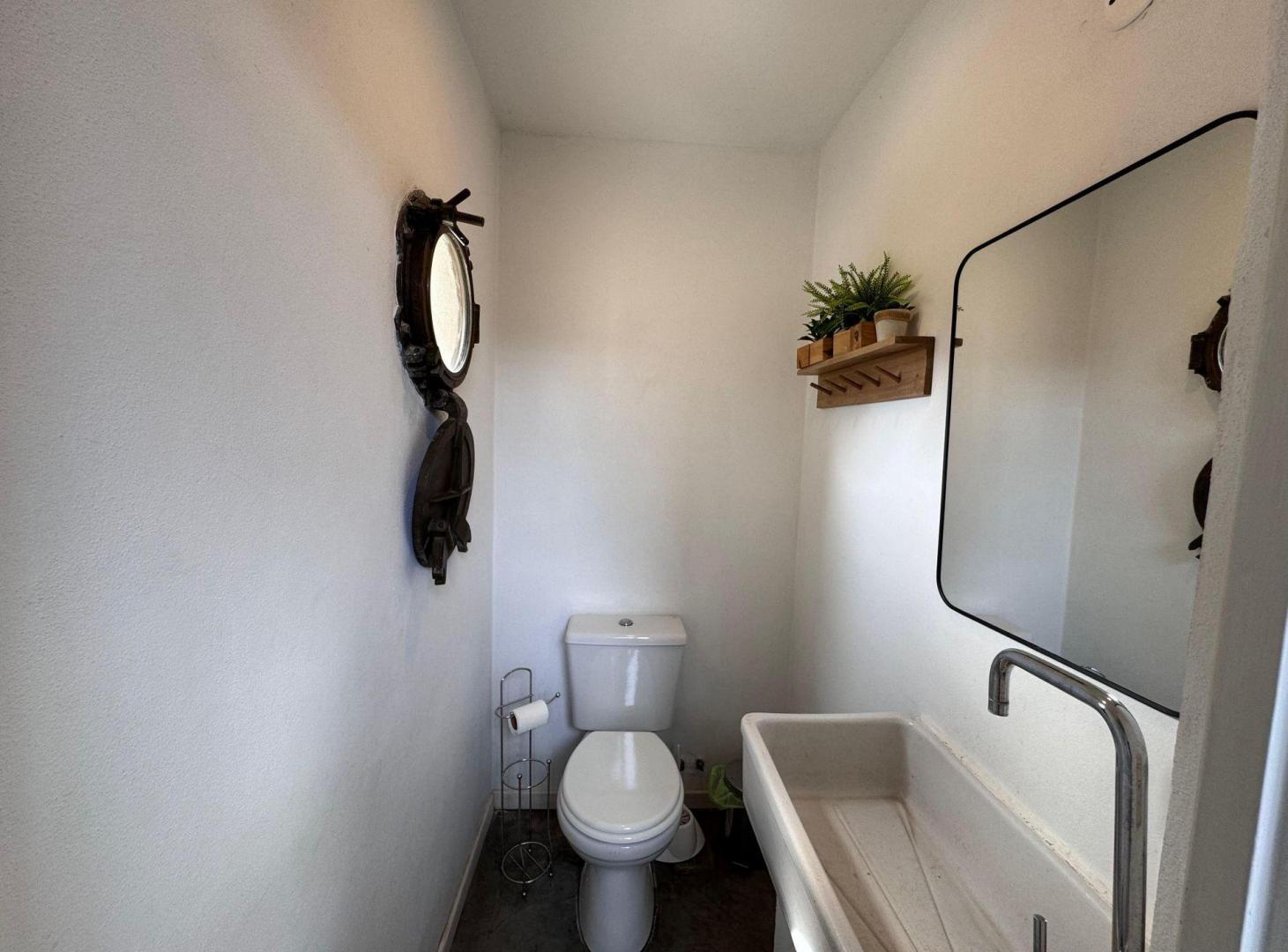 Foto de VENTA CASA 5 AMB. B° LOS JAZMINES PILAR DEL ESTE, imagen 1