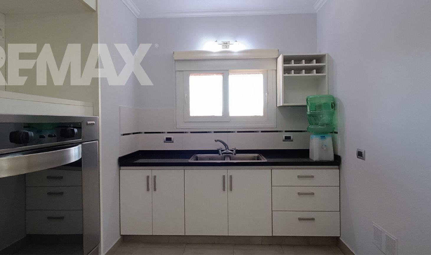 Foto de Venta casa 4 amb. c/pileta lote 1500 m², imagen 4