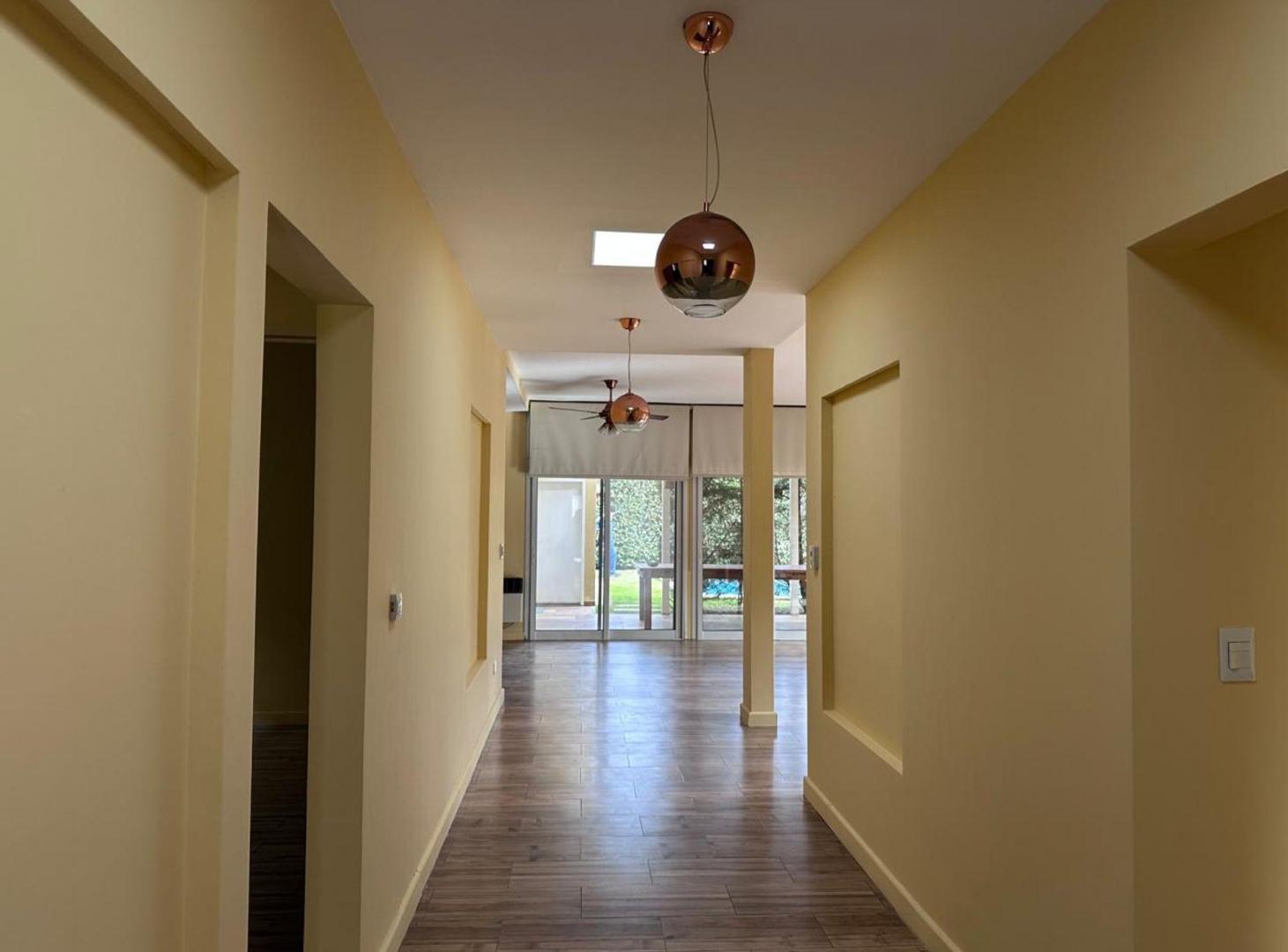 Foto de Venta casa en La Angélica, 5 amb/pileta, imagen 2