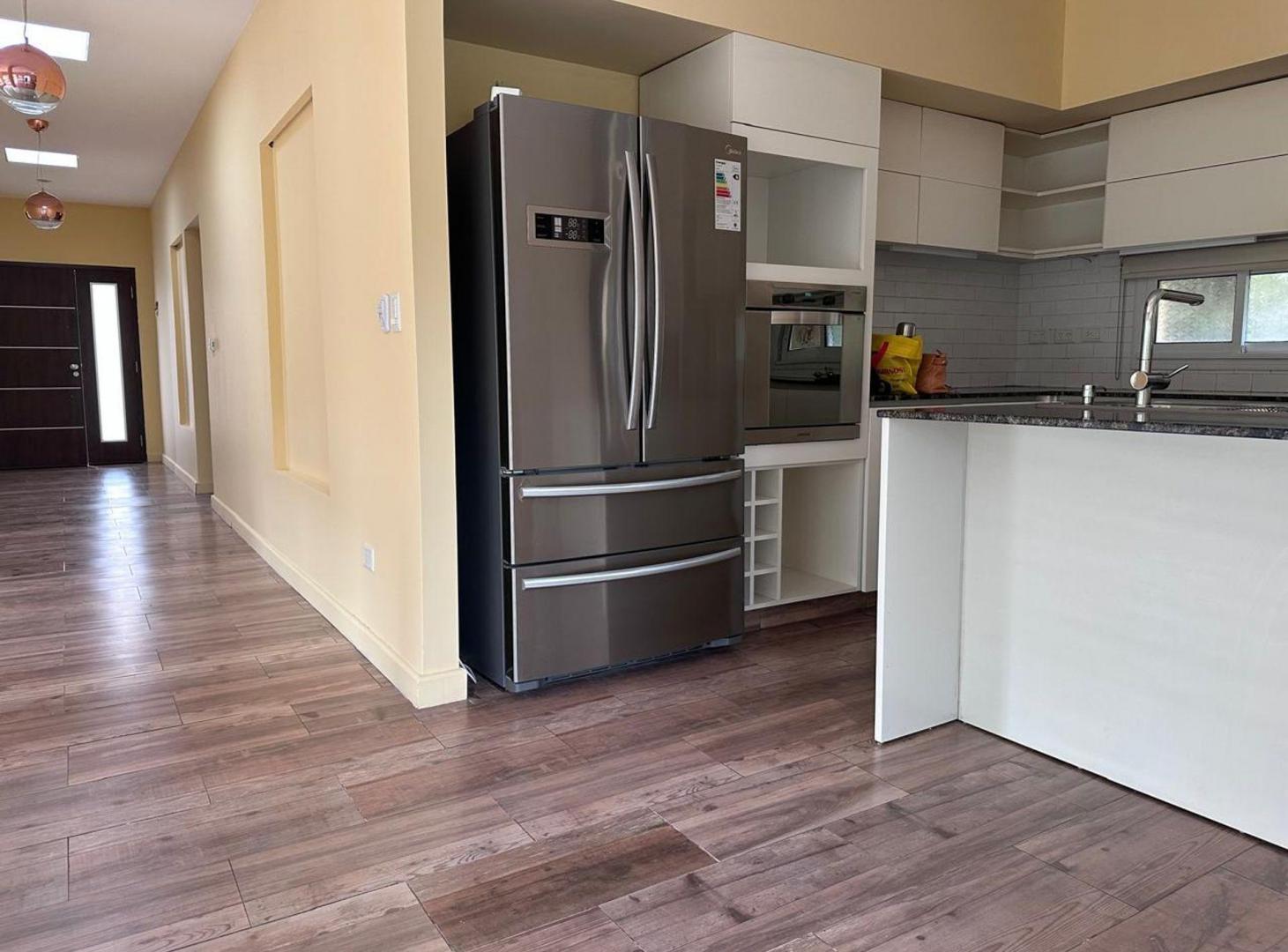 Foto de Venta casa en La Angélica, 5 amb/pileta, imagen 1