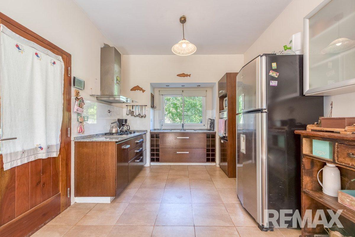 Foto de Venta Casa 6 ambientes - 5 dormitorios, con pileta, imagen 4