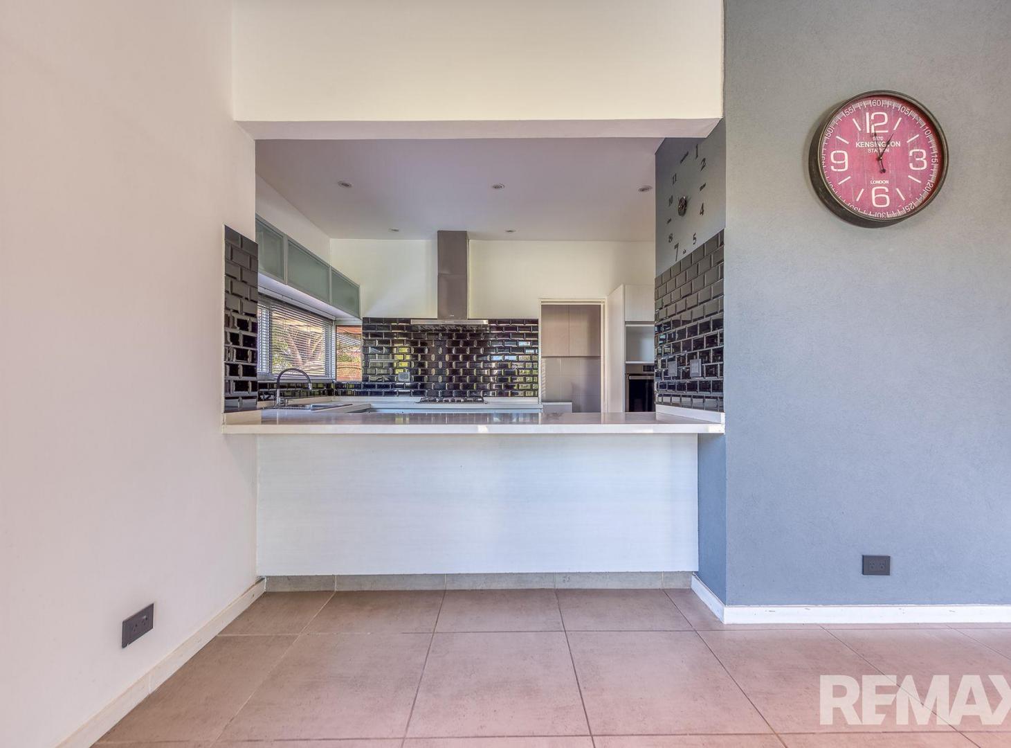 Foto de VENTA CASA 6 AMB JARDIN Y PILETA MANZANARES CHICO, imagen 1