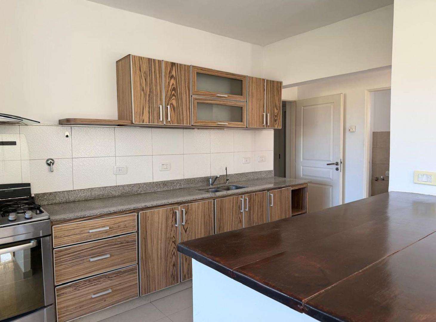 Foto de VENTA CASA 6 AMB /PILETA B° SAN MARCOS VILLANUEVA, imagen 4