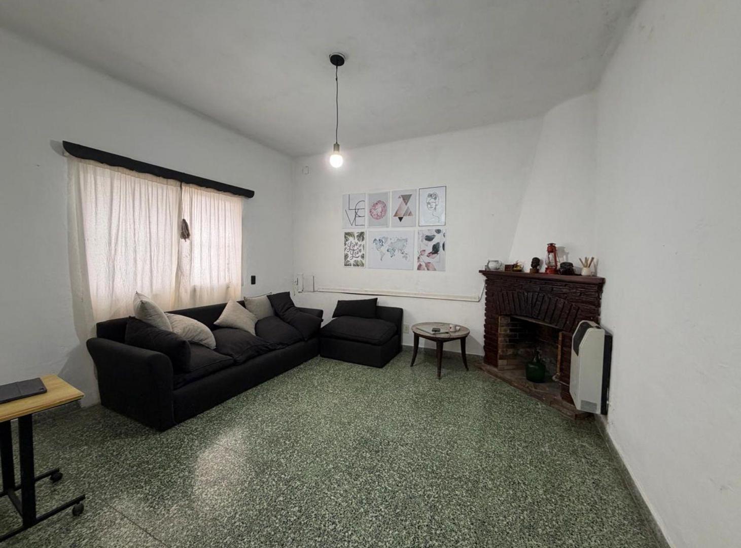 Foto de VENTA DE 2 CASAS CON COCHERA EN PILAR CENTRO, imagen 1