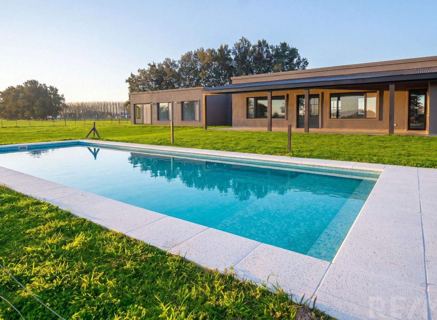 Foto de Venta casa 5 ambientes con pileta en La Macarena, imagen 5