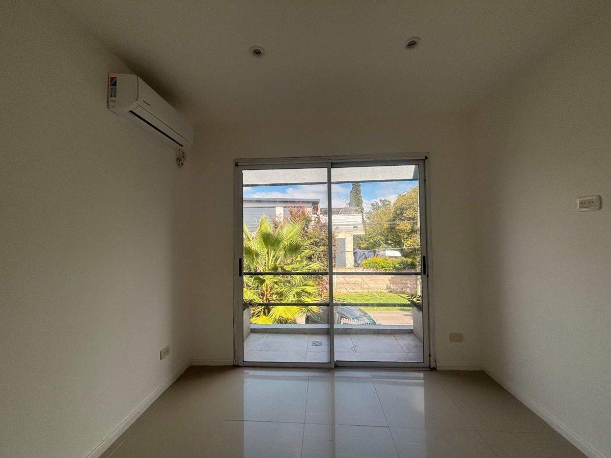 Foto de VENTA DUPLEX 3 AMB COCHERA DE VICENZO PILAR, imagen 5