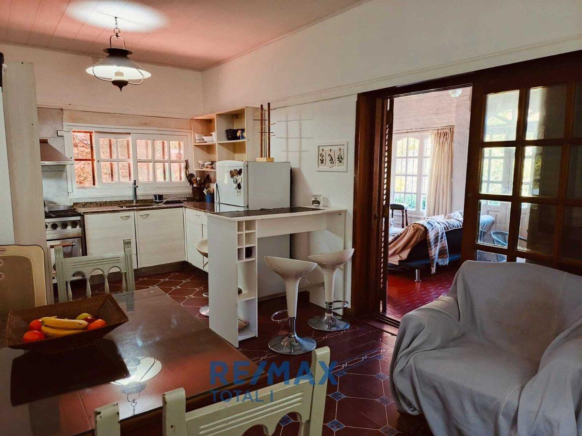 Foto de Casa venta Lujan centro jardin parrilla local, imagen 3