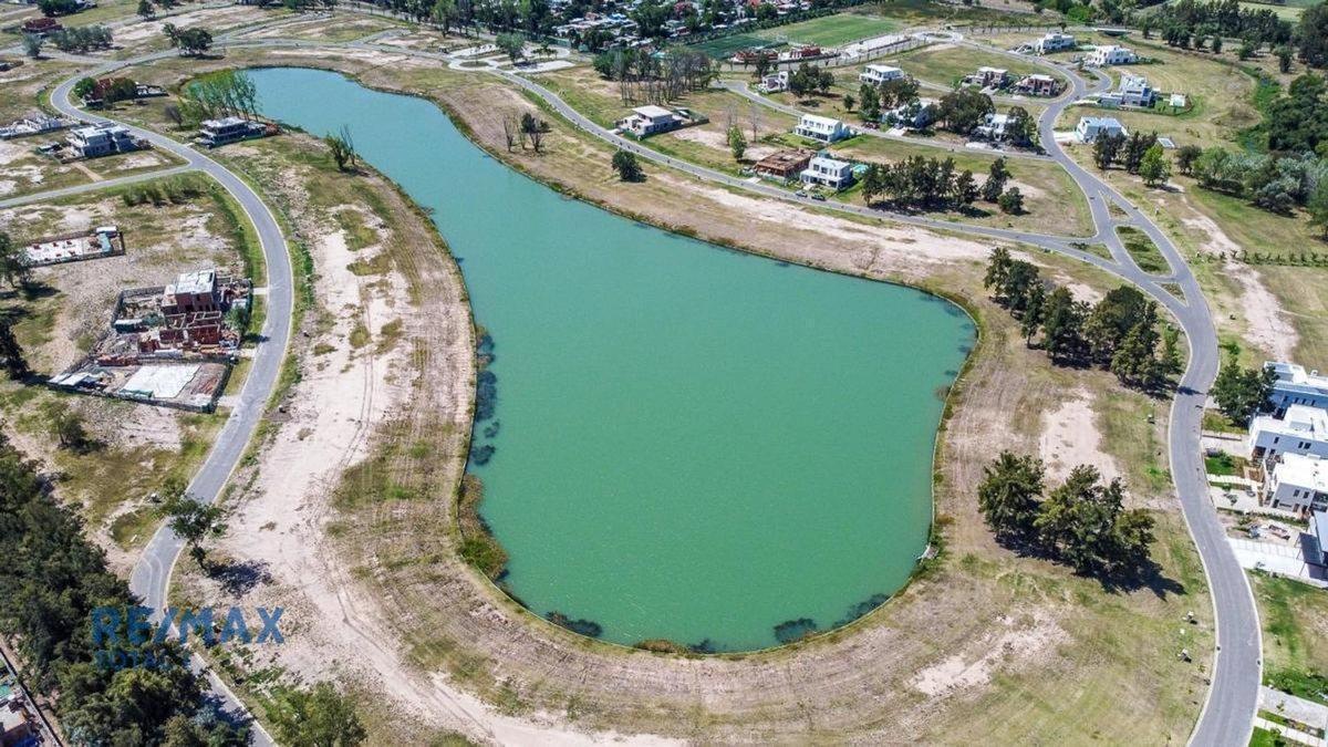 Foto de Venta lote Azzurra Pilar 859m² fondo Arroyo, imagen 5