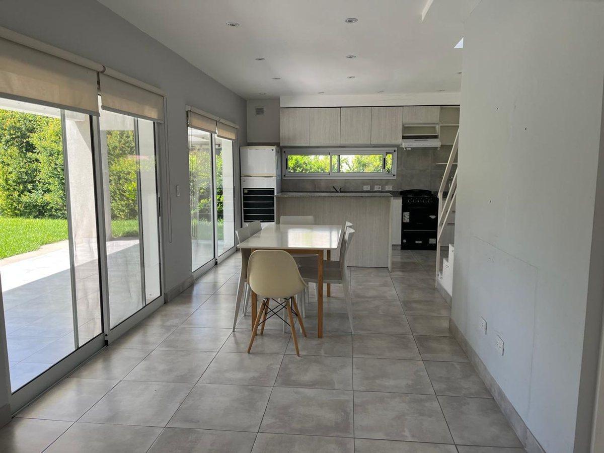 Foto de VENTA CASA c/hab pcipal abajo en AYRES PLAZA PILAR, imagen 3