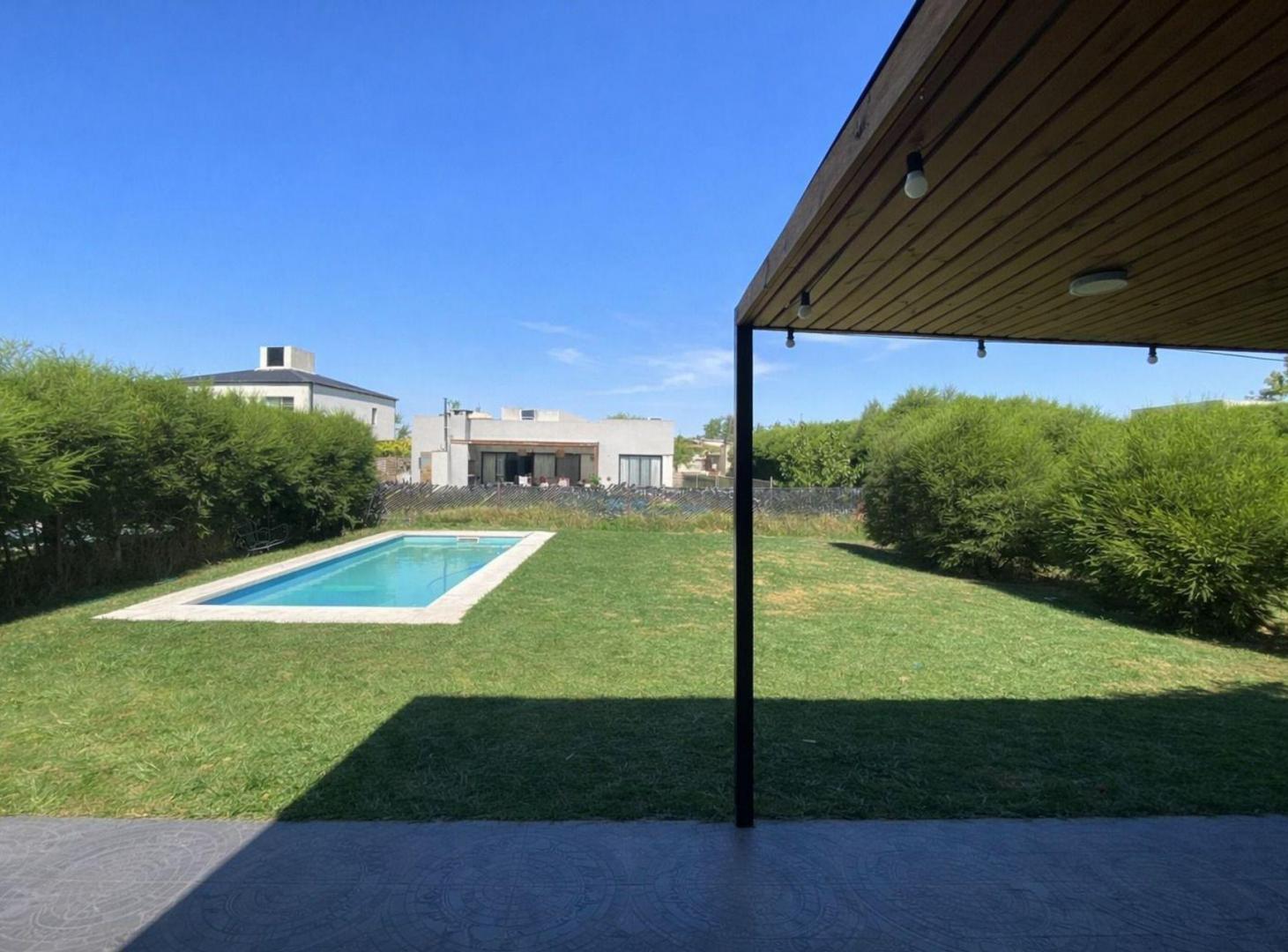 VENTA CASA LOTE INTERNO SAN ALFONSO PB+PA y PILETA