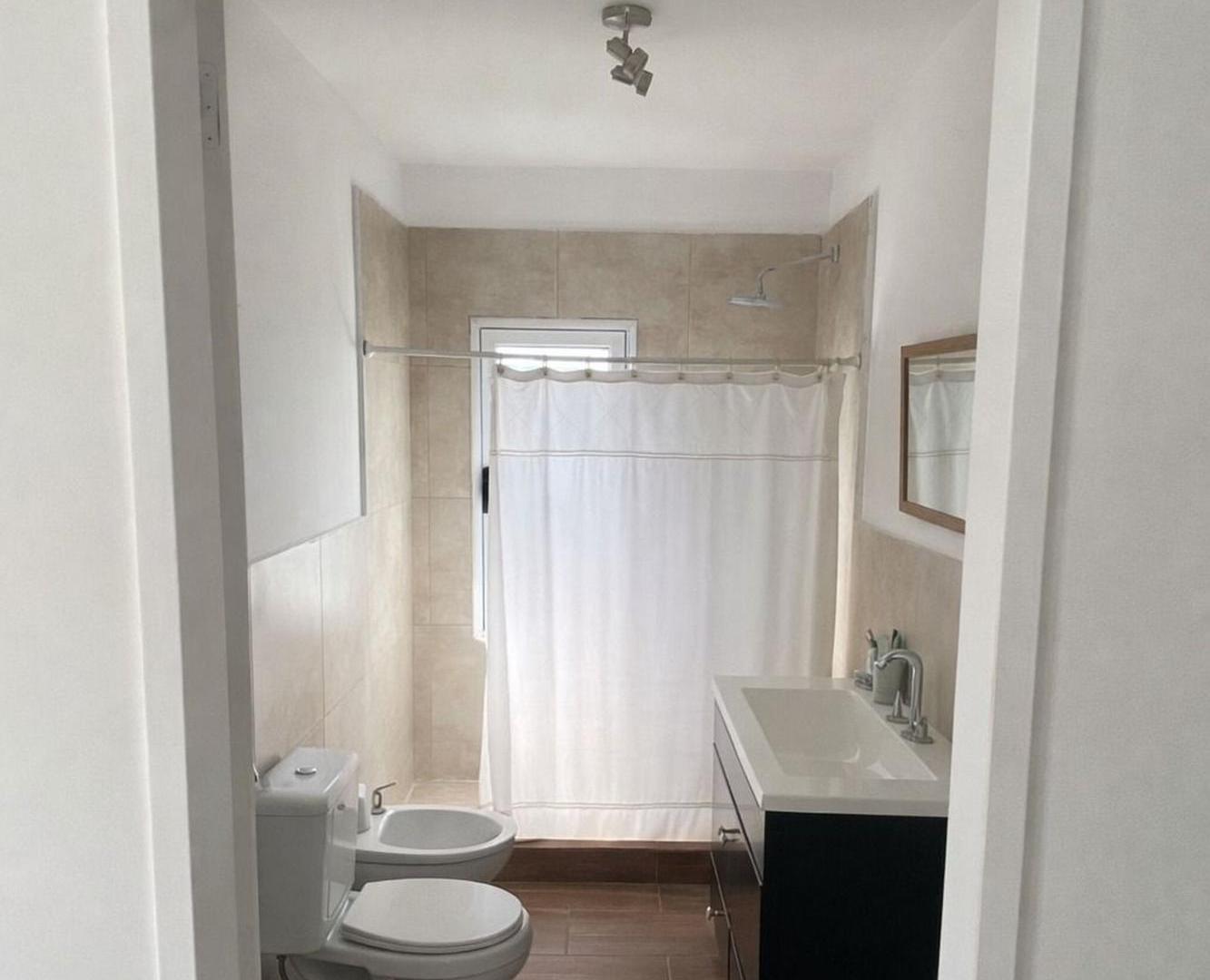 Foto de VENTA CASA LOTE INTERNO SAN ALFONSO PB+PA y PILETA, imagen 1